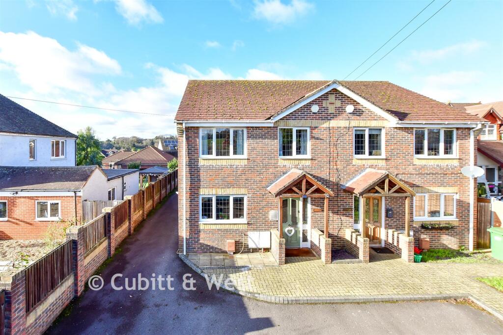 Main image of property: London Road, Horndean, Waterlooville, Hampshire