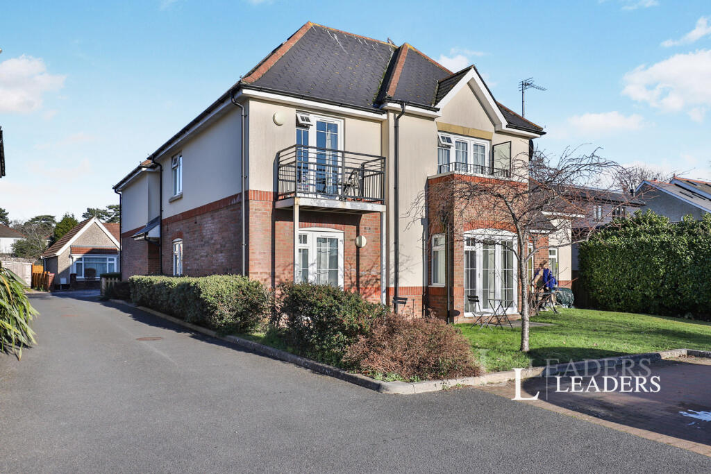 Main image of property: Beaulieu Court, 8 Beaulieu Avenue, Christchurch, BH23