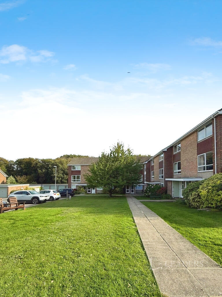 Main image of property: Highcliffe, Christchurch, BH23