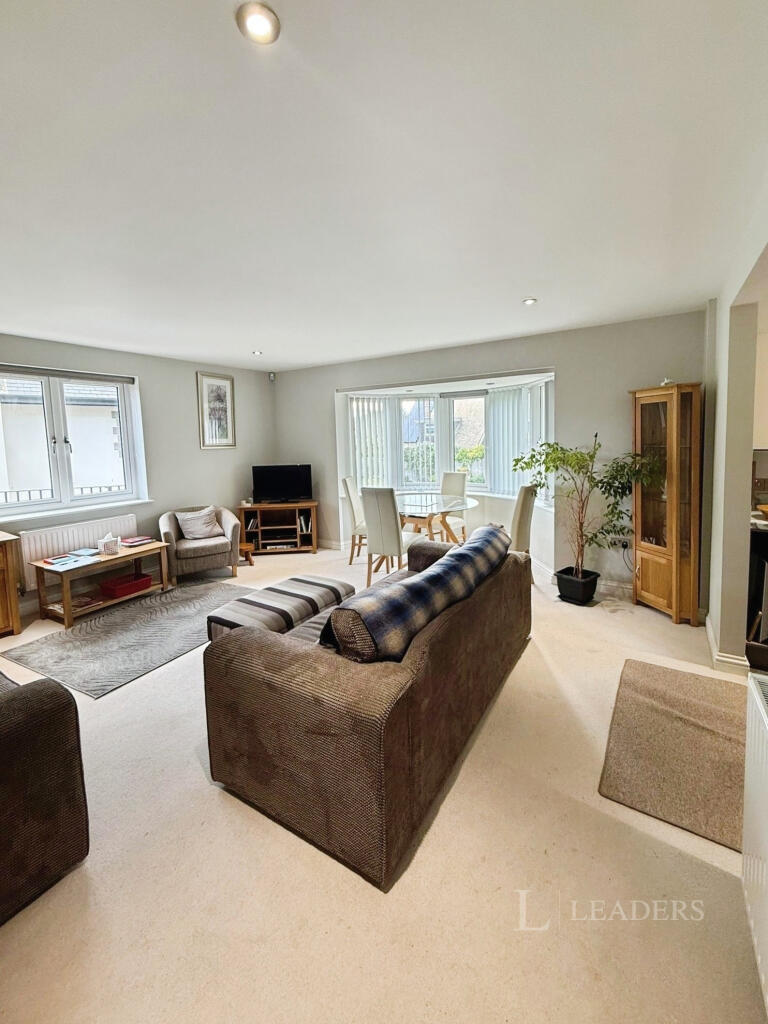 Main image of property: The Oaks, Barton on Sea