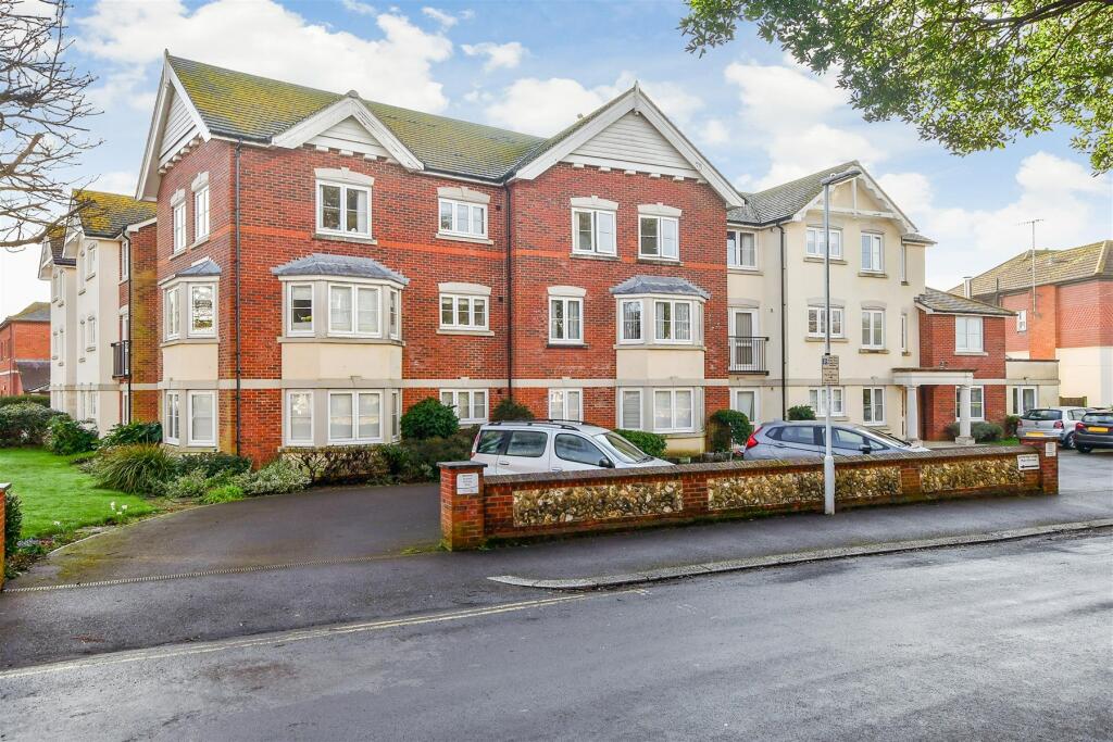 1 bedroom ground floor flat for sale in Southey Road, Worthing, West Sussex, BN11