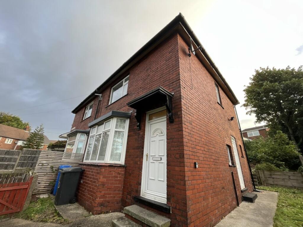 2 bedroom semidetached house for rent in Staveley Avenue, Stalybridge