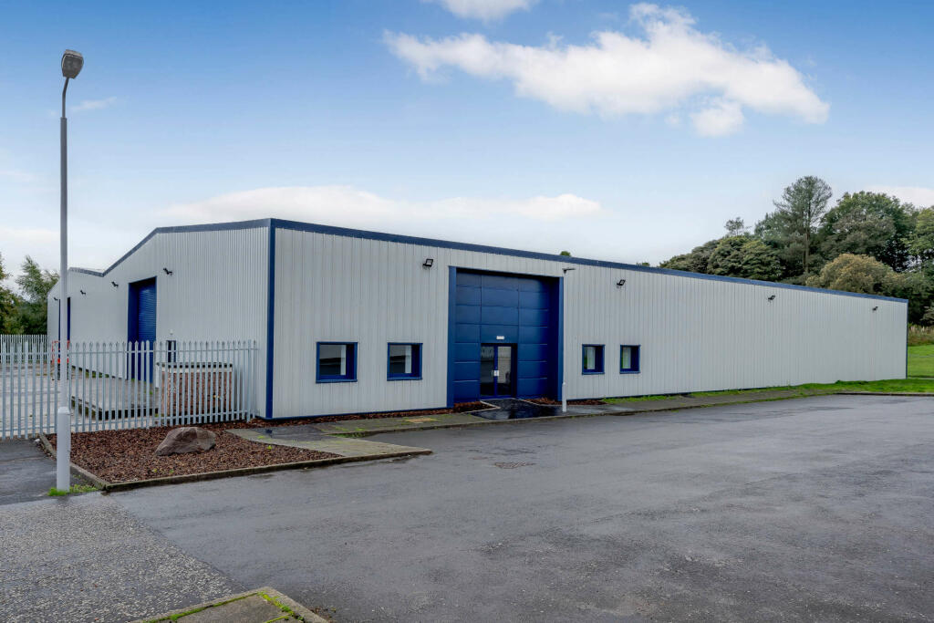 Light industrial facility to lease in Wardpark Industrial Estate