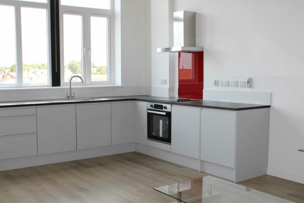 Additional property image - 150 High Street, West Bromwich