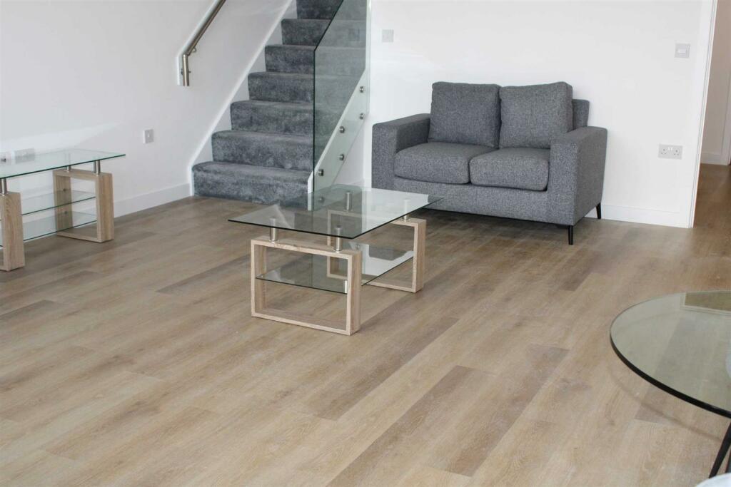 Additional property image - 150 High Street, West Bromwich
