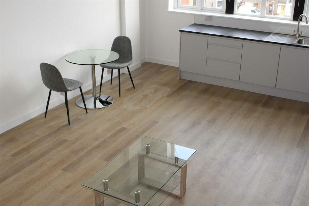 Additional property image - 150 High Street, West Bromwich