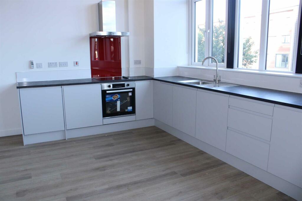 Additional property image - 150 High Street, West Bromwich