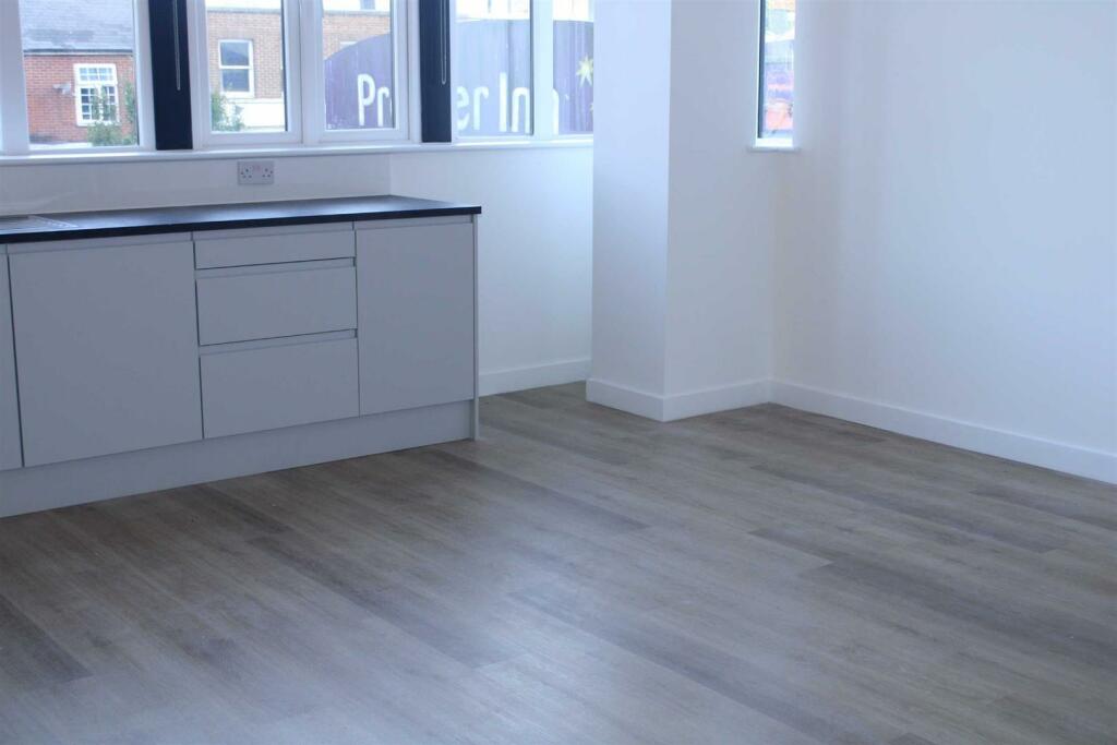 Additional property image - 150 High Street, West Bromwich