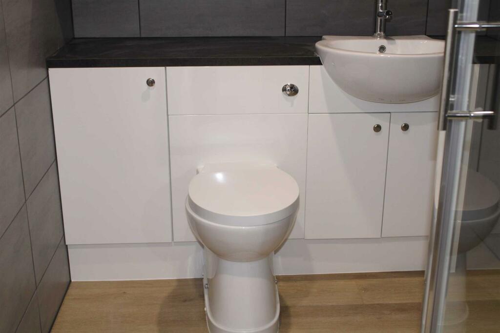 Additional property image - 150 High Street, West Bromwich