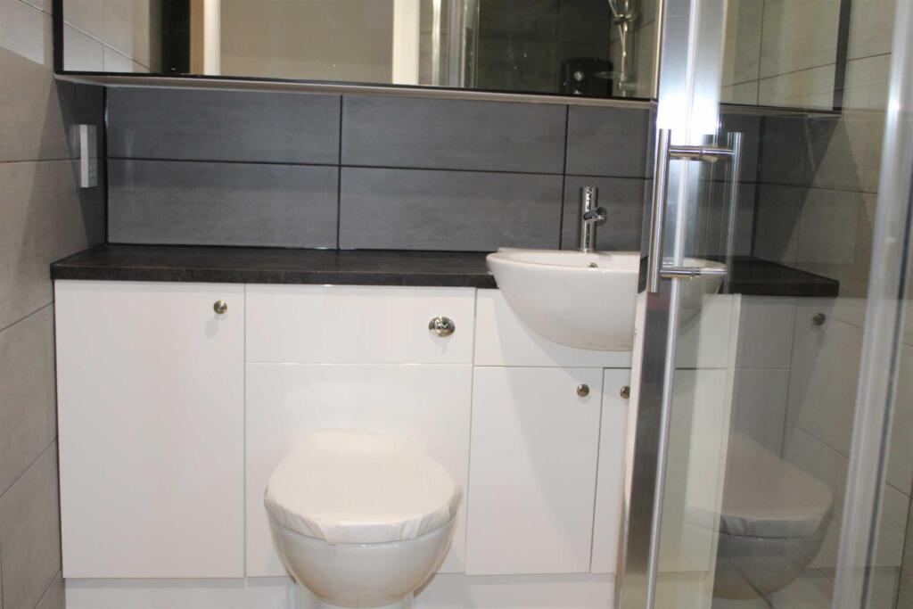 Additional property image - 150 High Street, West Bromwich