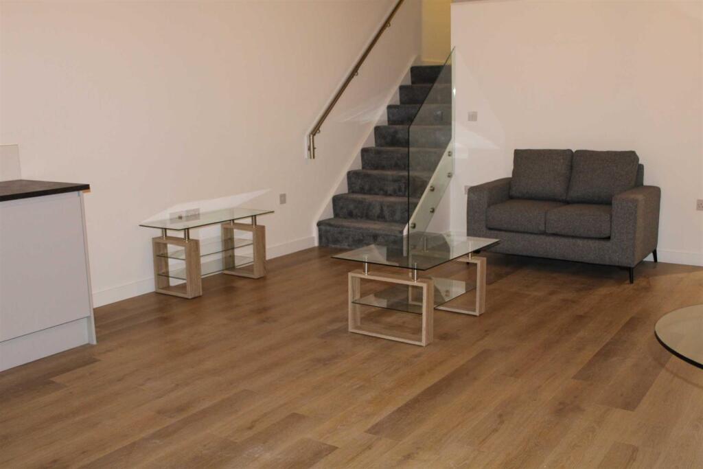 Additional property image - 150 High Street, West Bromwich