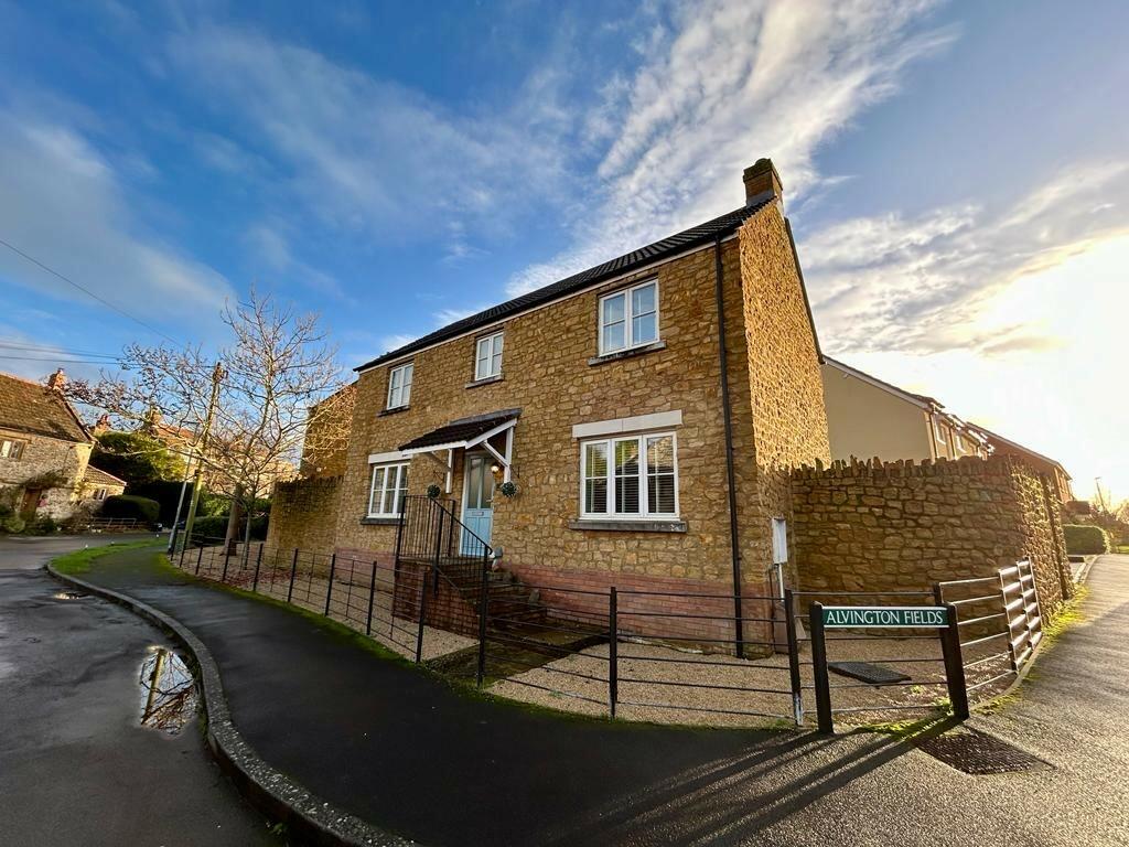 4 bedroom detached house for sale in Alvington Fields, Yeovil, BA22