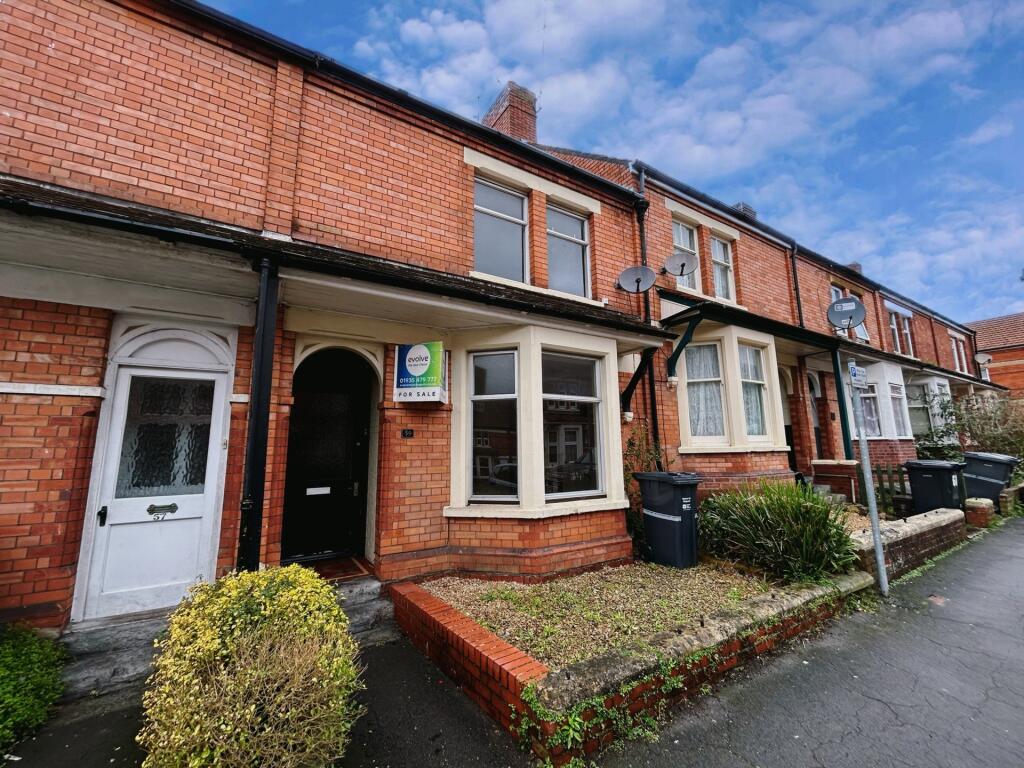 3 bedroom terraced house for sale in Crofton Park, Yeovil, BA21