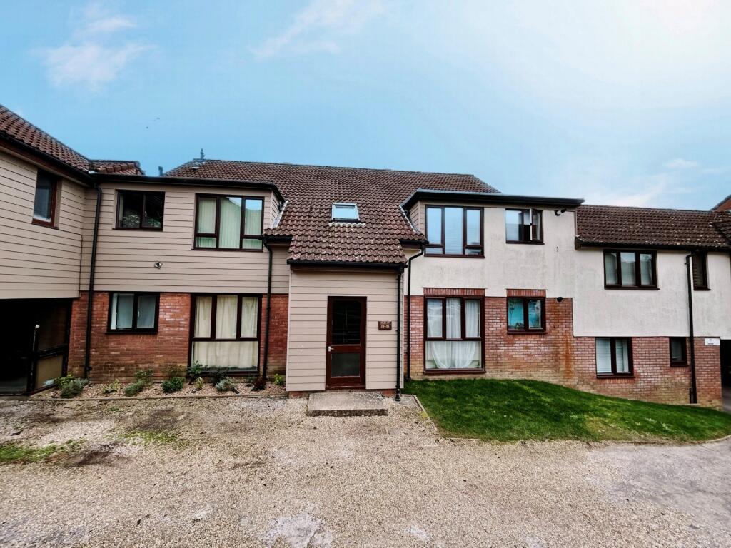 2 bedroom apartment for sale in Bicknell Gardens, Yeovil, BA21