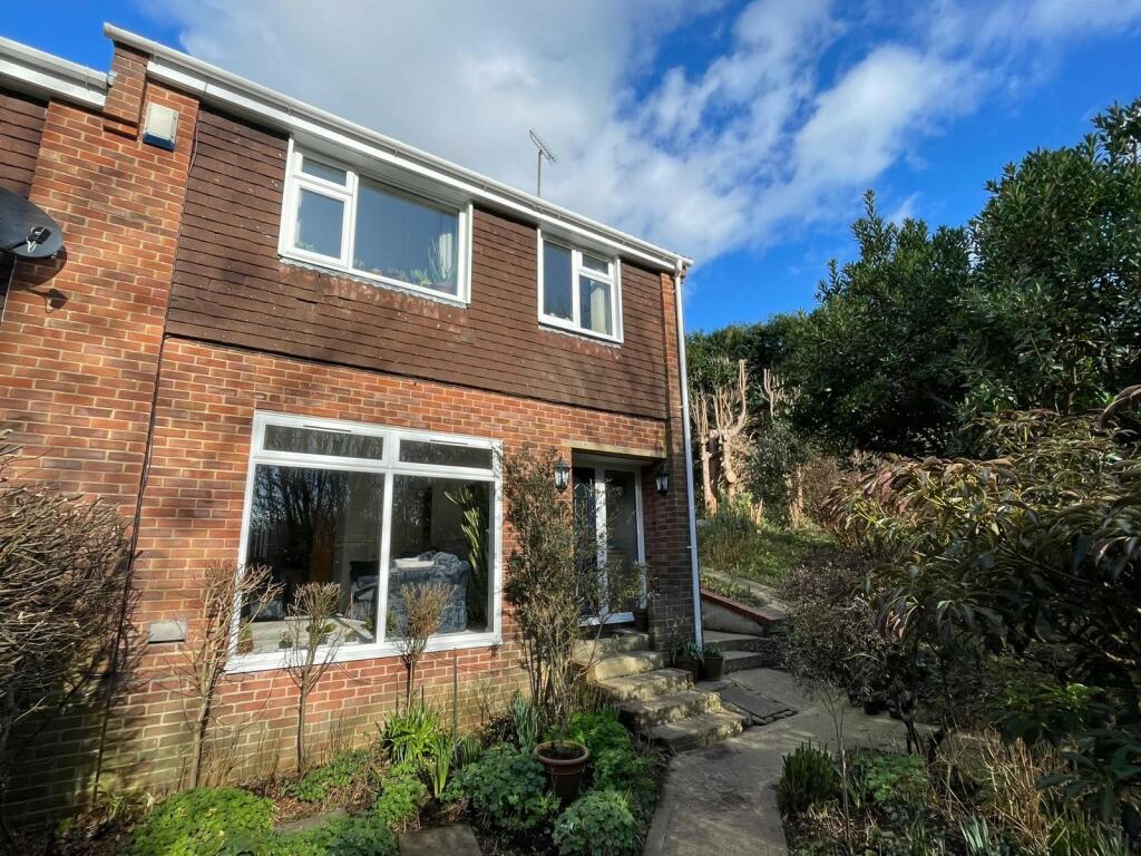 3 bedroom semidetached house for sale in Folly Fields, Yeovil, BA21