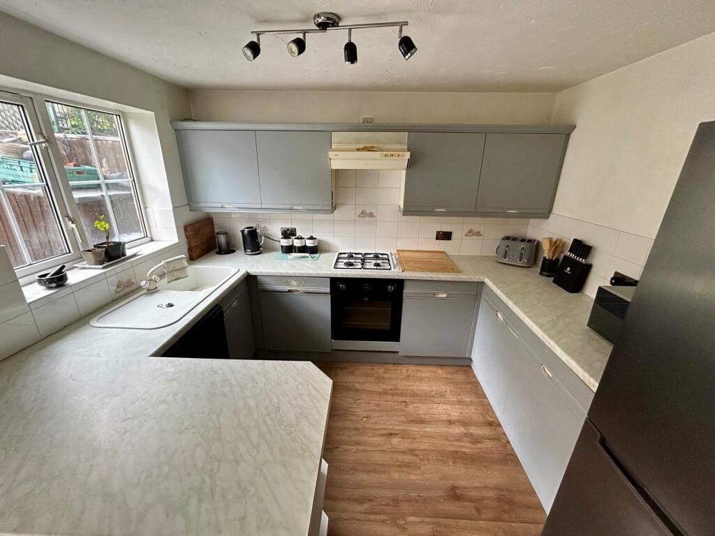 Additional property image - Shelley Close, Yeovil, BA21