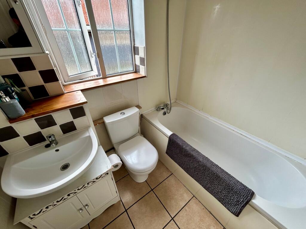 Additional property image - Shelley Close, Yeovil, BA21