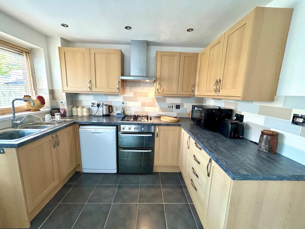 Additional property image - Meadow Road, Yeovil, BA21