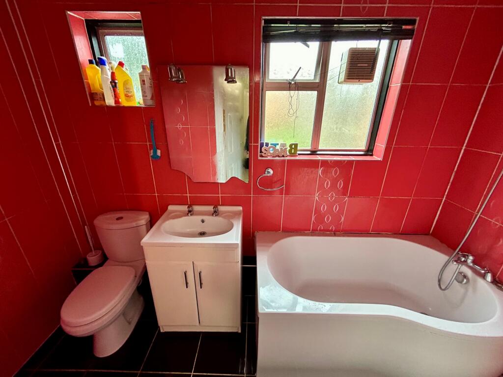 Additional property image - Beer Street, Yeovil, BA20