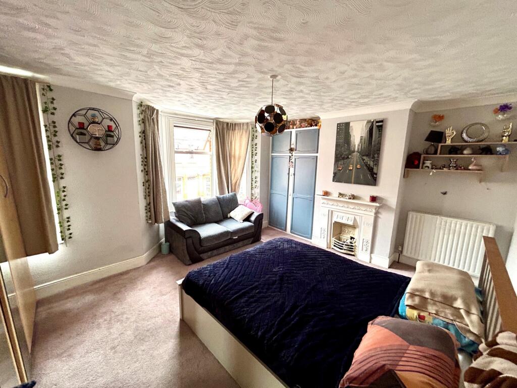 Additional property image - Beer Street, Yeovil, BA20