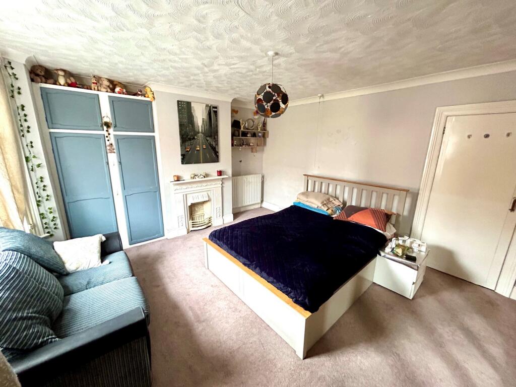 Additional property image - Beer Street, Yeovil, BA20