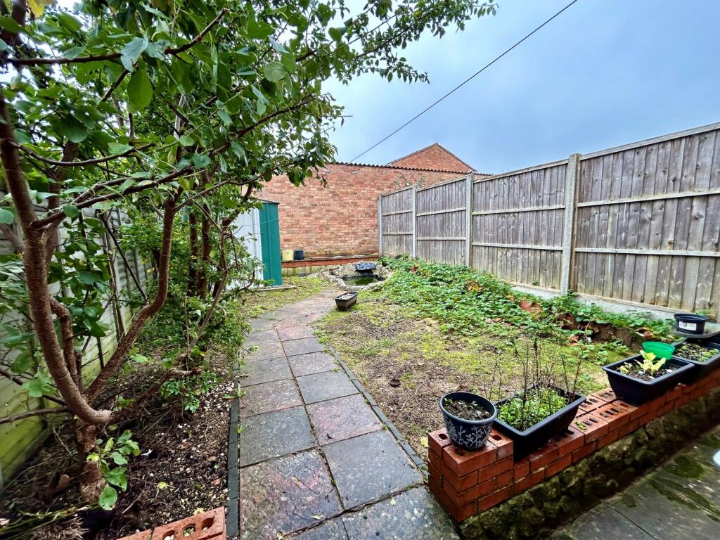 Additional property image - Beer Street, Yeovil, BA20