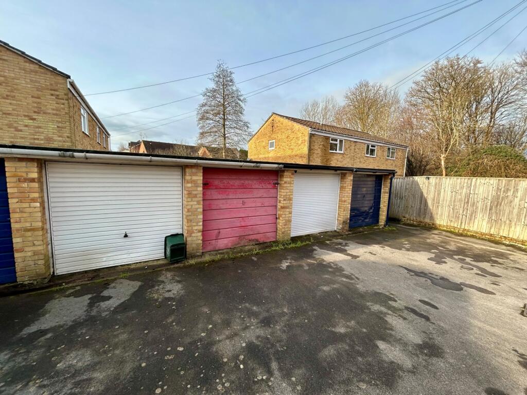 Additional property image - Friars Ave, Yeovil, BA21