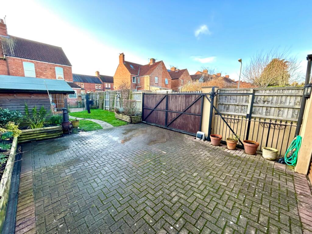 Additional property image - St Michaels Avenue, Yeovil, BA21