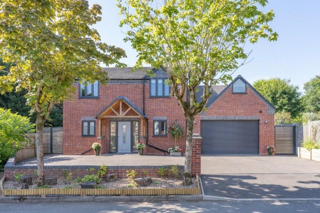 3 bedroom detached house for sale in Fairways Drive, Blackwell, B60 1BB
