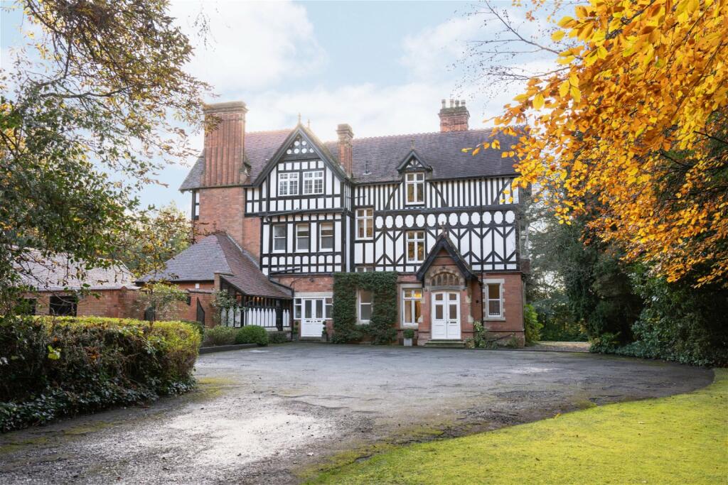 10 bedroom detached house for sale in Shepley Grange, Shepley Road