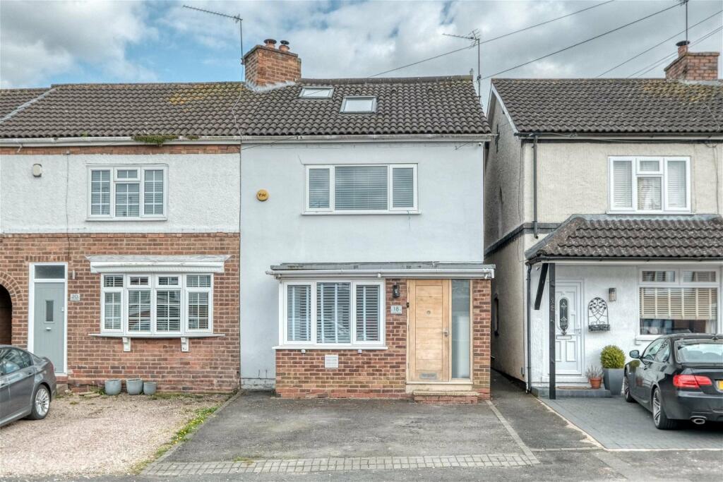 4 bedroom end of terrace house for sale in Latimer Road, Alvechurch