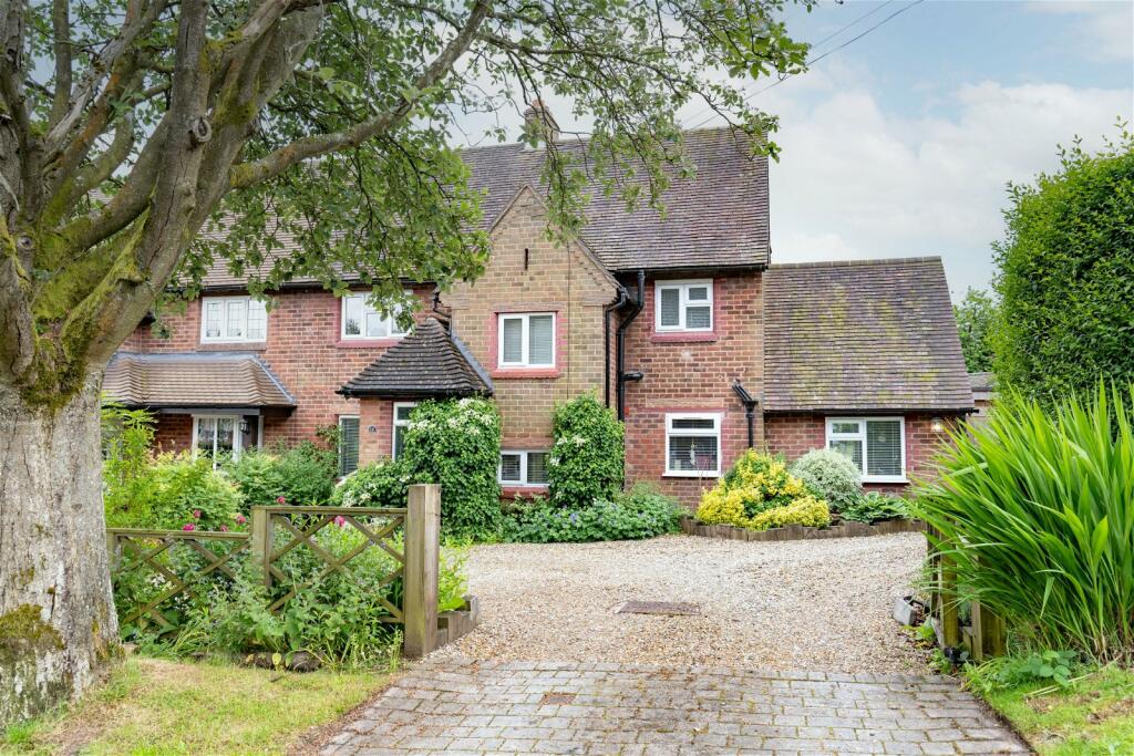 3 bedroom semidetached house for sale in Hewell Lane, Barnt Green, B45