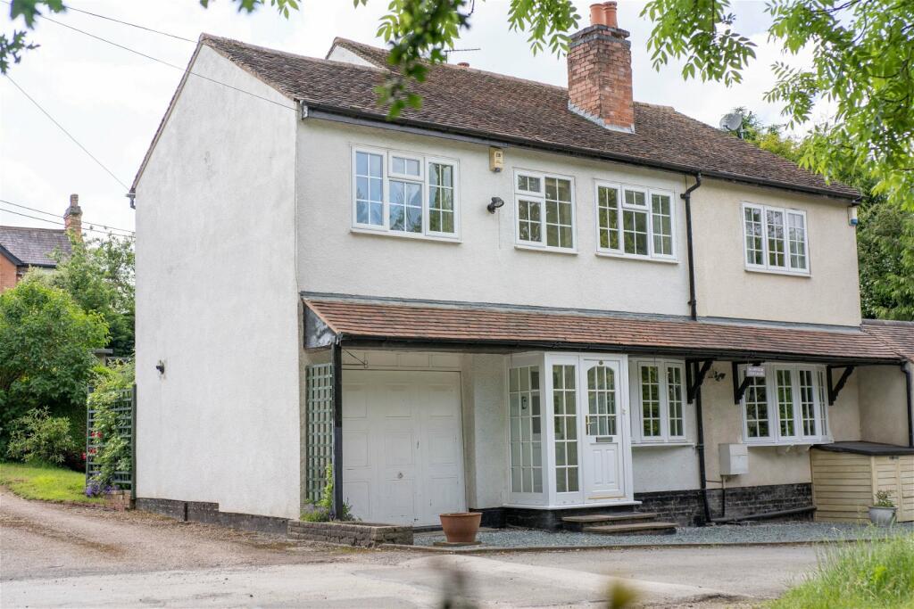 3 bedroom semidetached house for sale in Scarfield Hill, Alvechurch