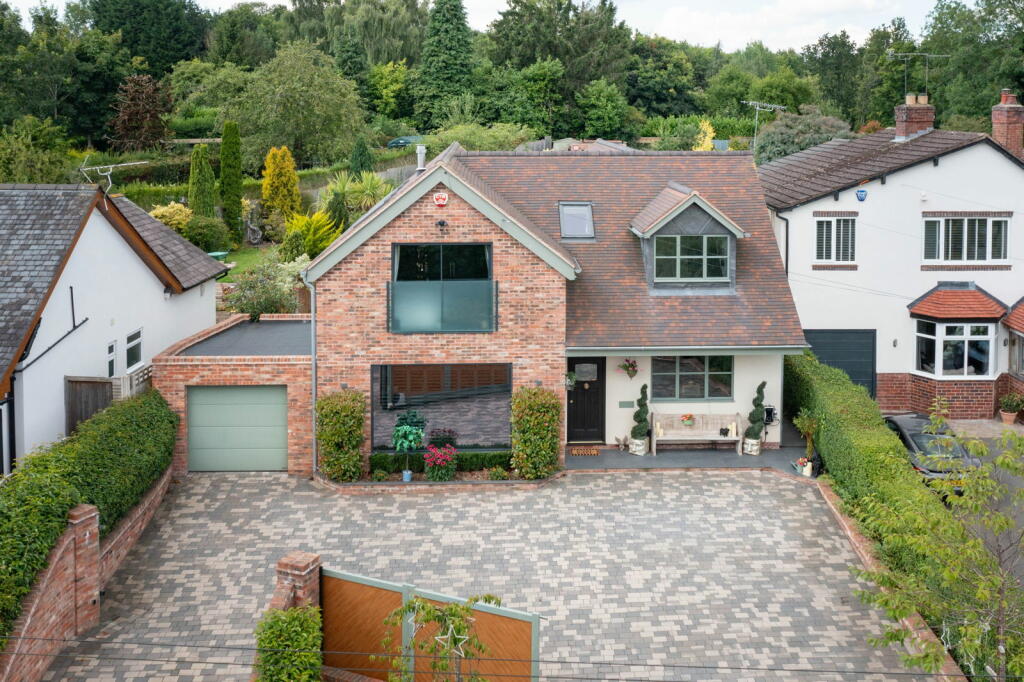 4 bedroom detached house for sale in Bittell Road, Barnt Green, B45 8LX