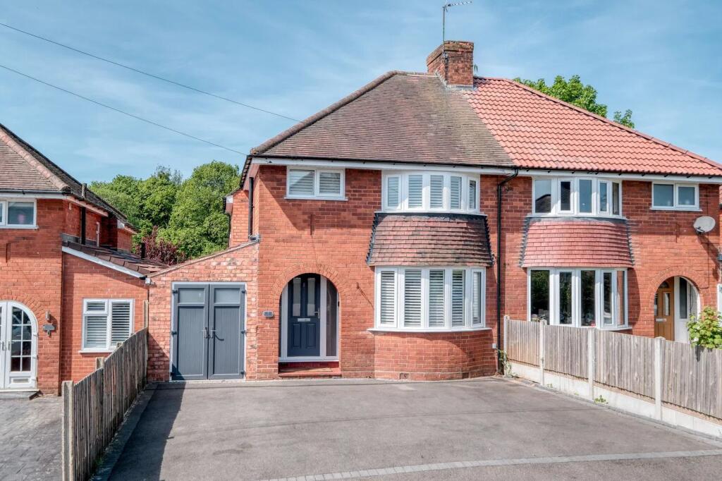 Main image of property: The Grove, Cofton Hackett, B45 8AP