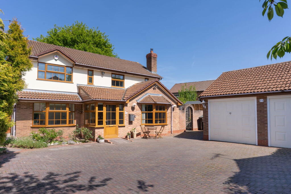 Main image of property: Birkdale Avenue, Blackwell, B60 1BY