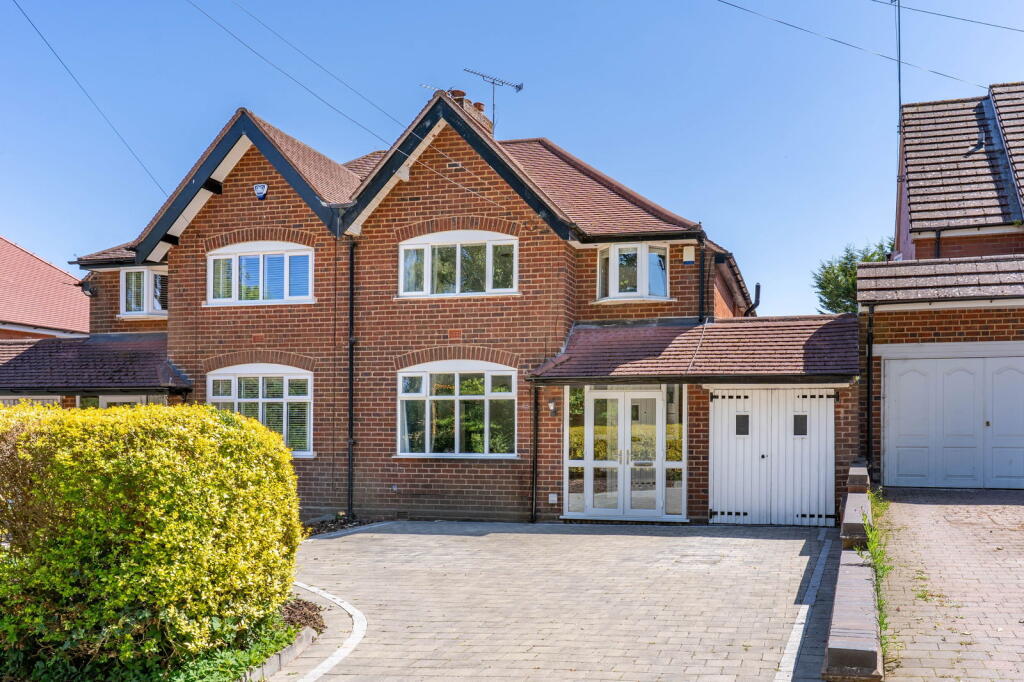 Main image of property: Groveley Lane, Cofton Hackett, B45 8UQ