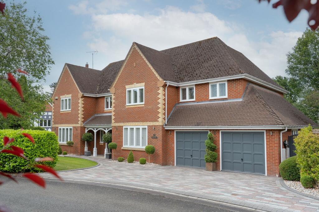 Main image of property: Greenhurst Drive, Barnt Green, B45