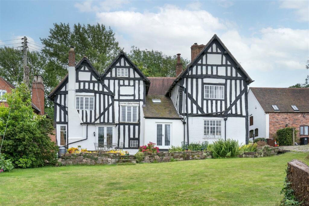 5 bedroom detached house for sale in Bear Hill, Alvechurch, B48 7JX, B48