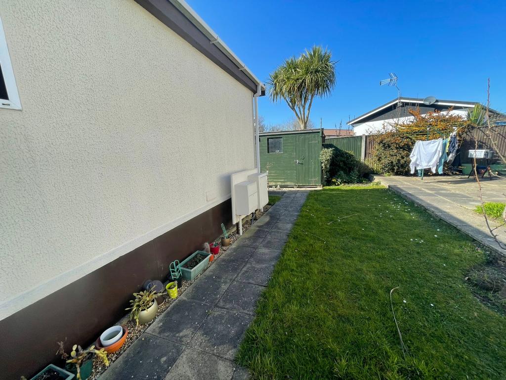 2 bedroom park home for sale in Highgrove Close, Lowestoft, NR32