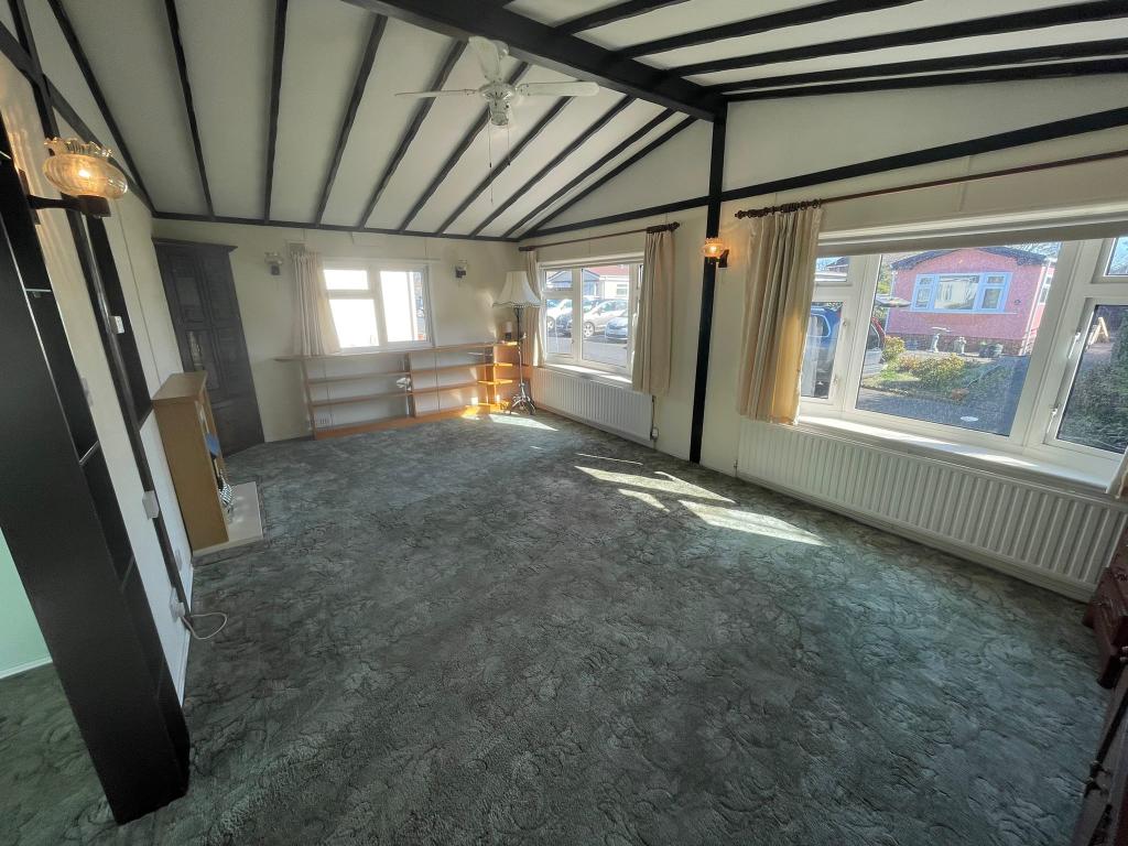 2 bedroom park home for sale in Highgrove Close, Lowestoft, NR32