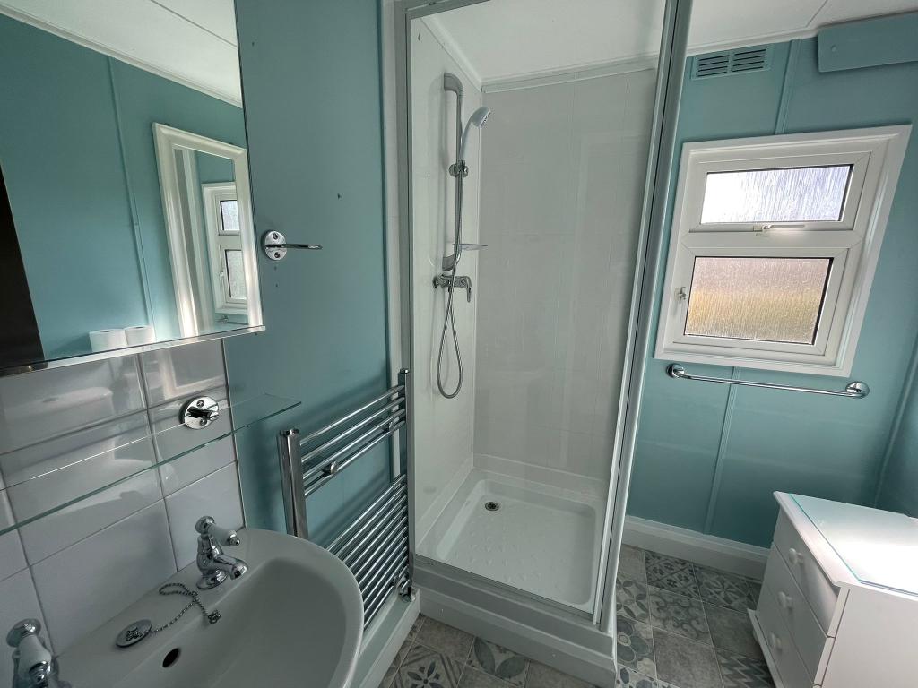 2 bedroom park home for sale in Highgrove Close, Lowestoft, NR32