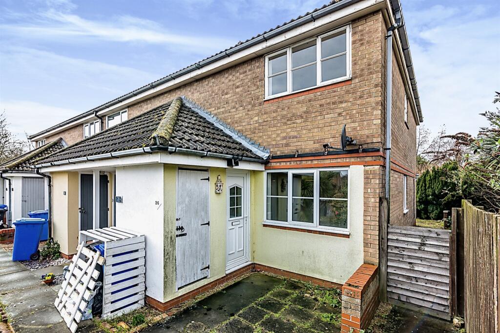 1 bedroom ground floor flat for sale in Gondree, Carlton Colville