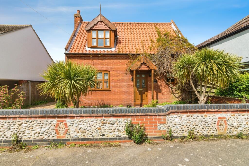 3 bedroom detached house for sale in Hulver Road, Mutford, Beccles, NR34