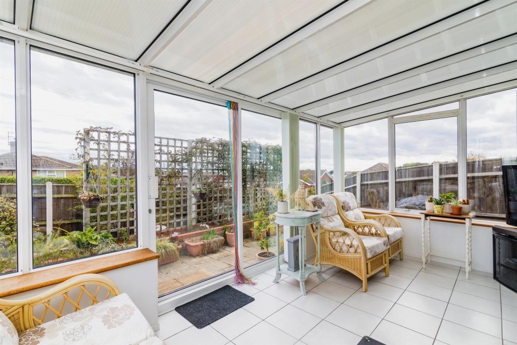 2 bedroom detached bungalow for sale in Claydon Drive, Lowestoft, NR32