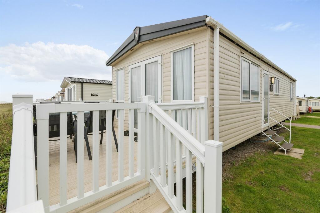 2 bedroom park home for sale in Beach Road, Kessingland, Lowestoft, NR33