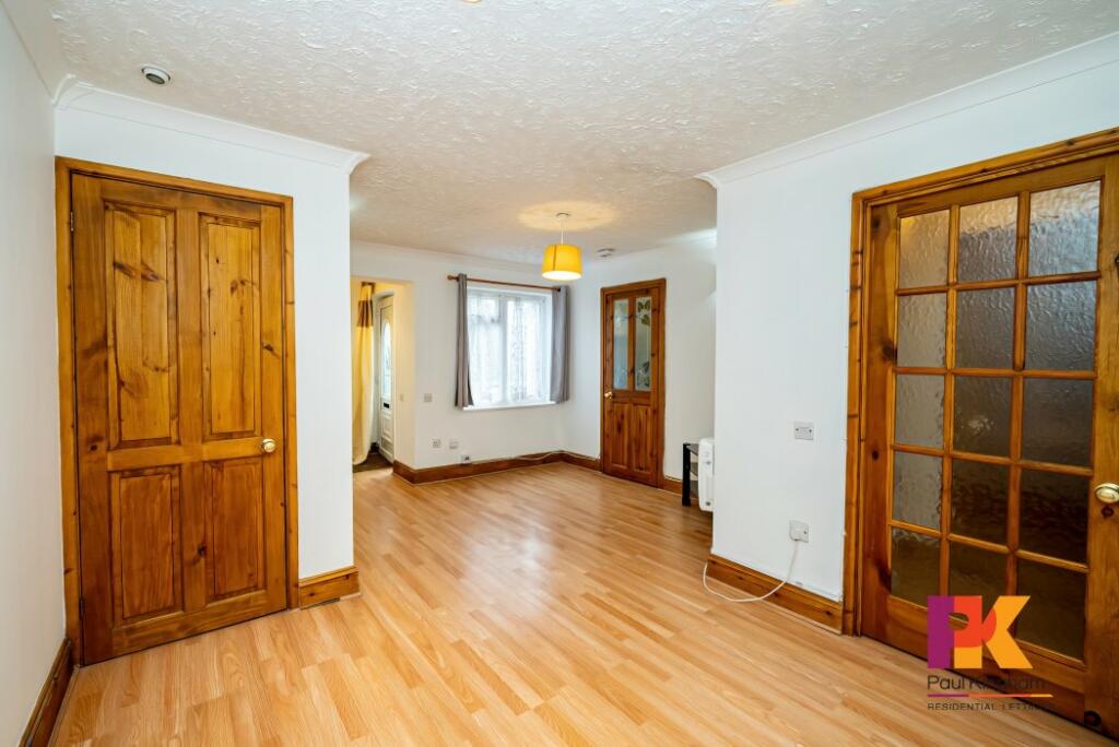 Studio flat for rent in Bevelwood Gardens, High HP12