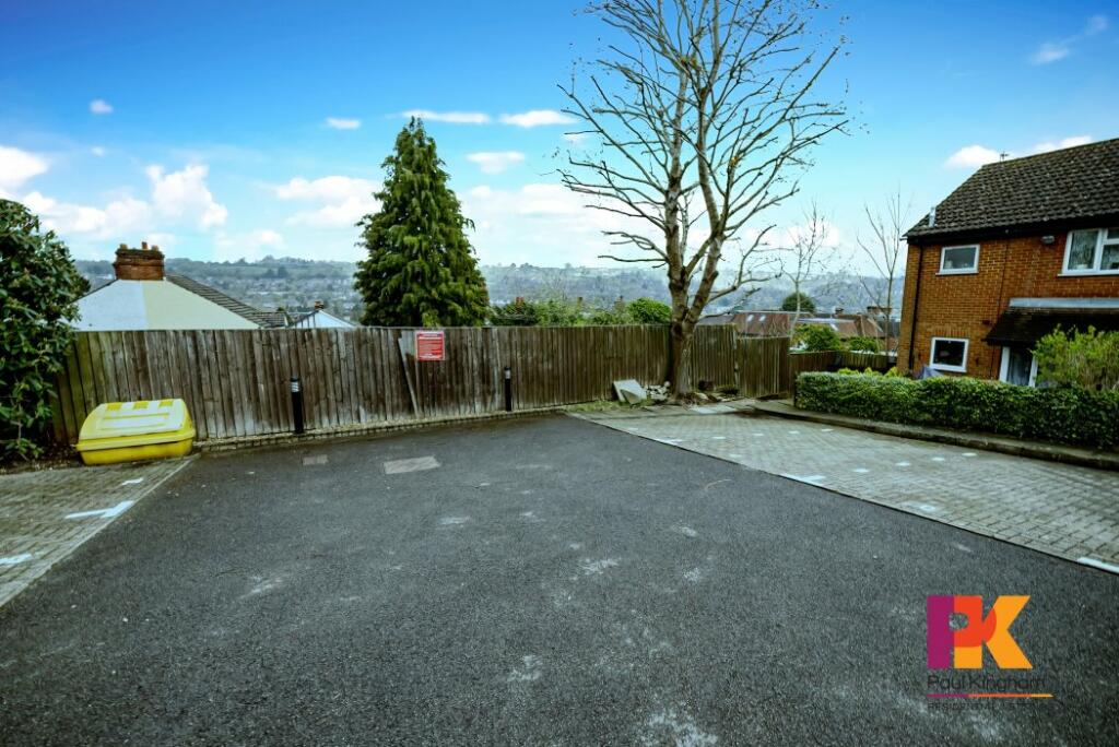 Studio flat for rent in Bevelwood Gardens, High HP12