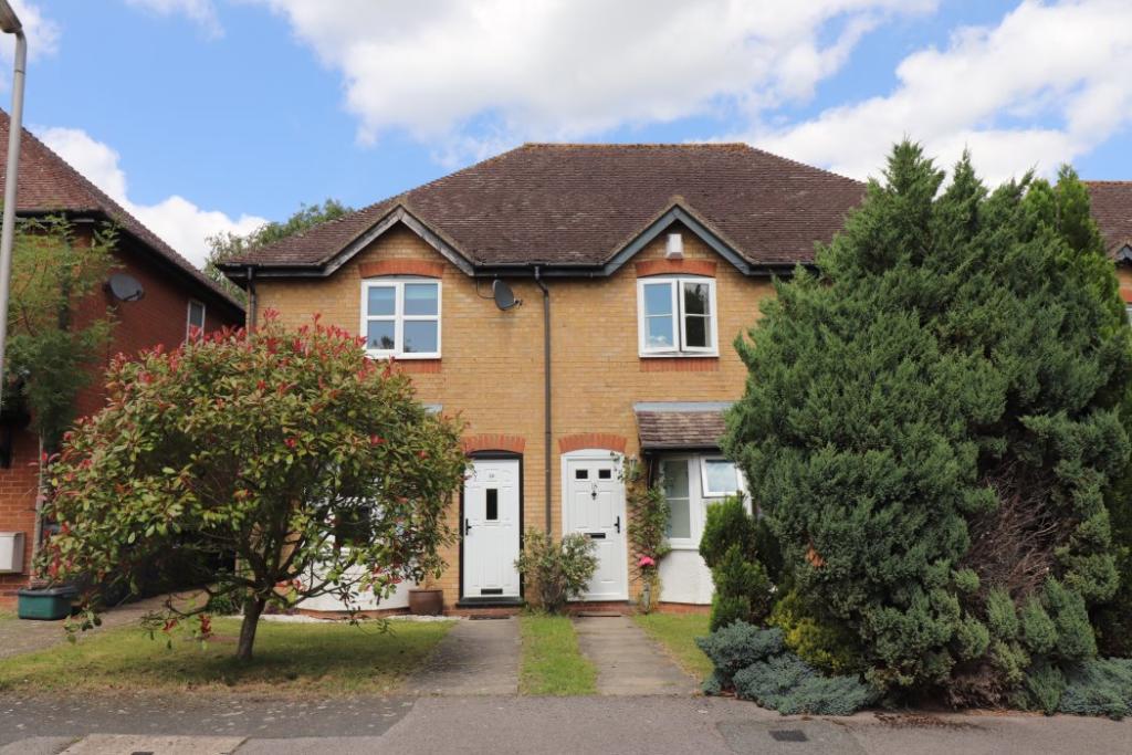 2 bedroom semidetached house for rent in Gardens Close, Stokenchurch, HP14