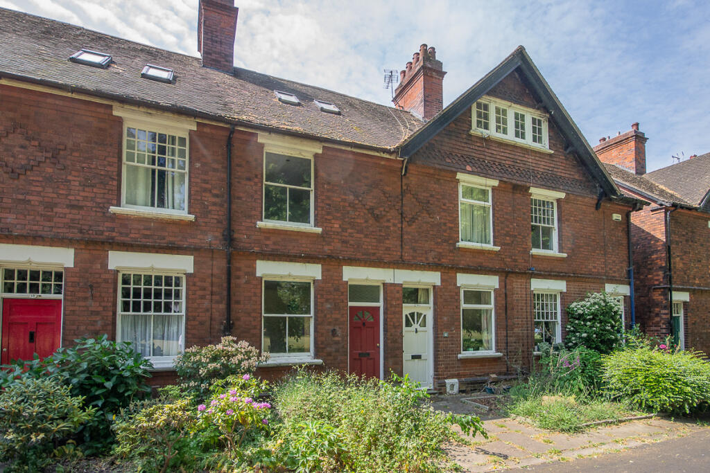 3 bedroom terraced house for sale in St Pauls Road, Chester Green